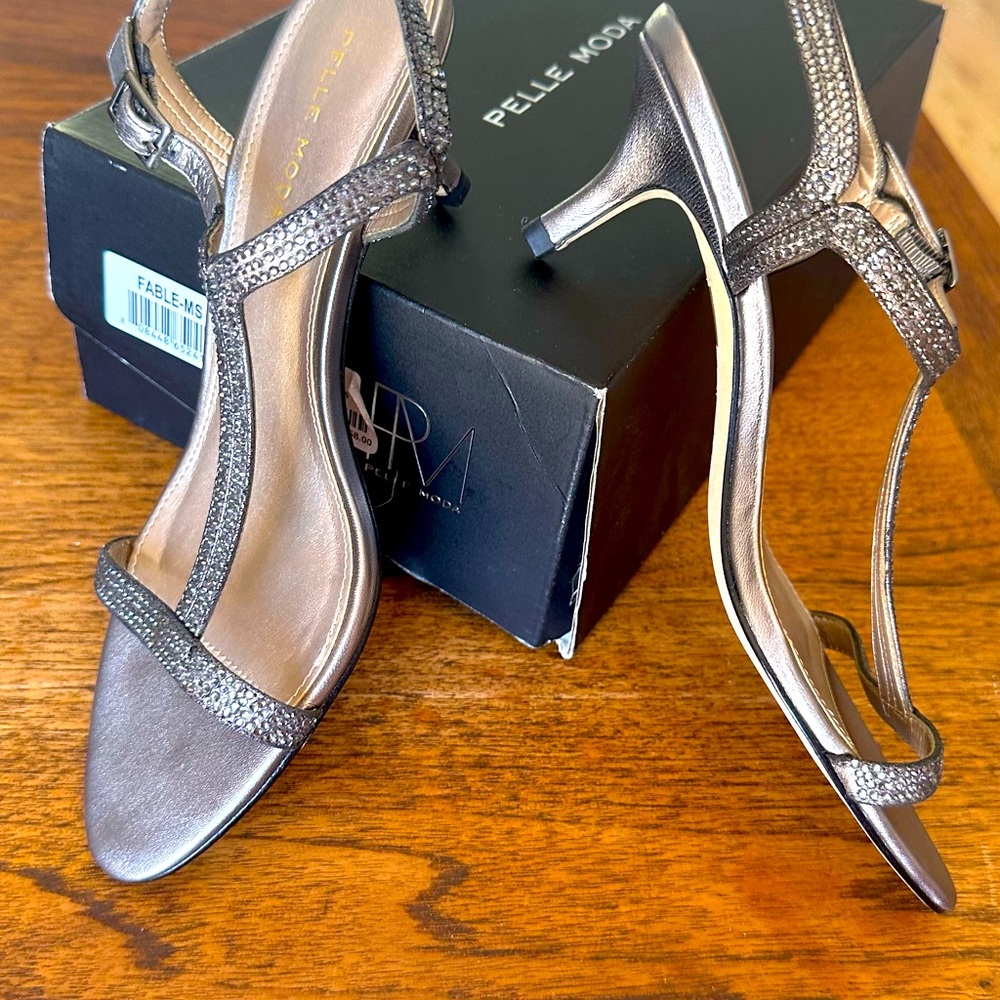 Pelle Moda heel shoes. Size 7,5.